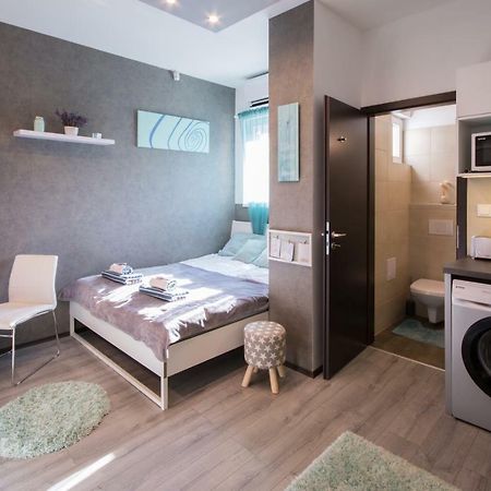 Petra'S Tranquil Nest In Downtown บูดาเปสต์ ภายนอก รูปภาพ