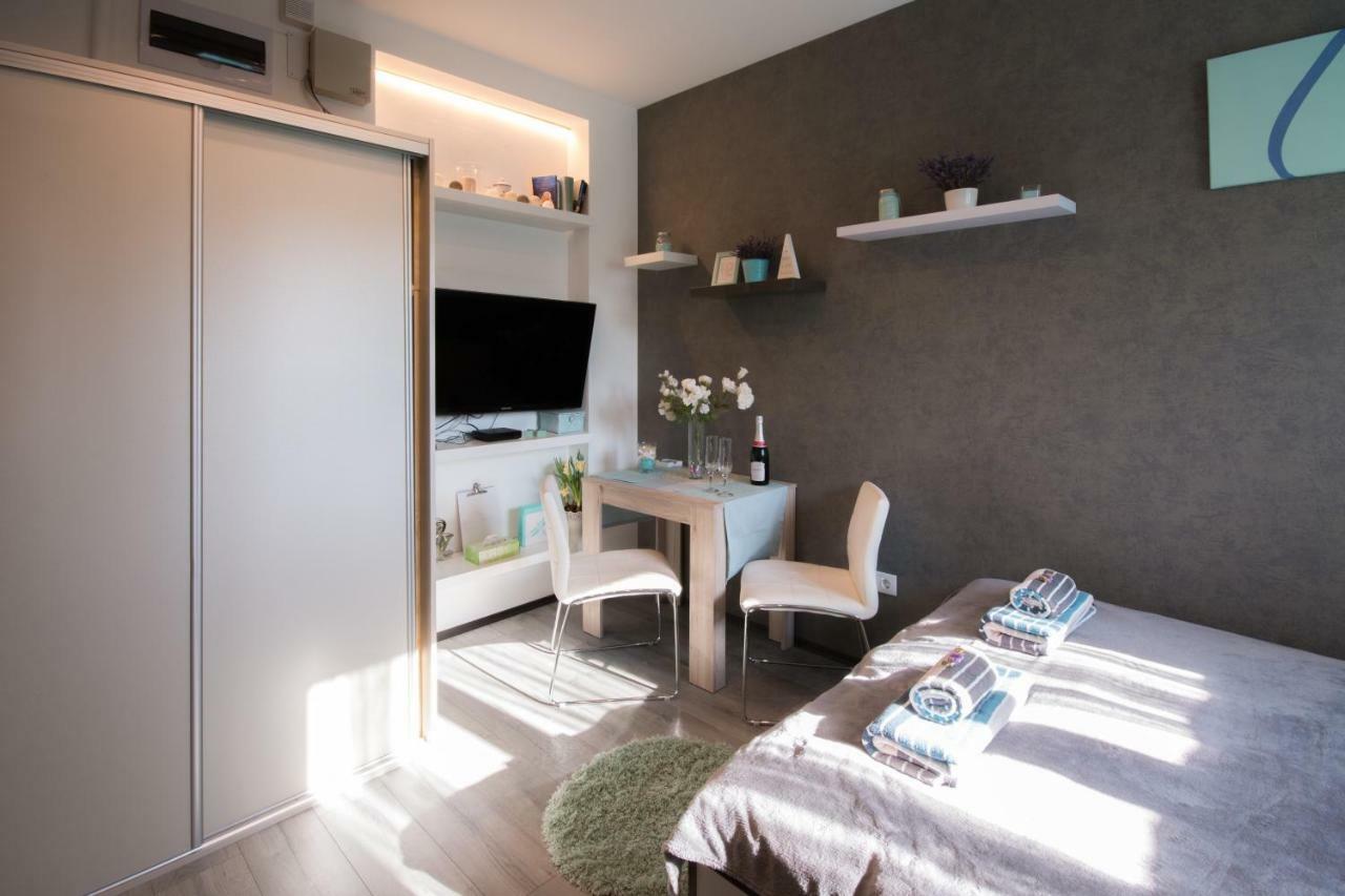 Petra'S Tranquil Nest In Downtown บูดาเปสต์ ภายนอก รูปภาพ